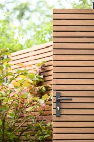 RVS luxe deurbeslagset zwart gecoat SKG keurmerk met slotkast, cilinder, slot en duimen