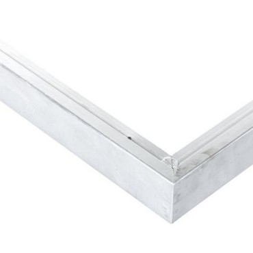 Aluminium daktrimset recht t.b.v. plat dak, maximale dakmaat 350x350 cm