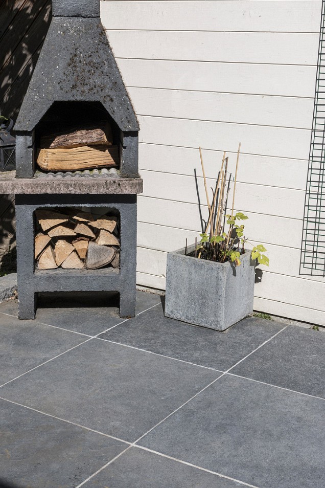 Black Beauty Basic 60x60x3 cm