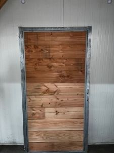 Poortdeur Douglas Dicht 99x190 cm, Blokhutprofiel Horizontaal, verzinkt frame incl. cil. slot.