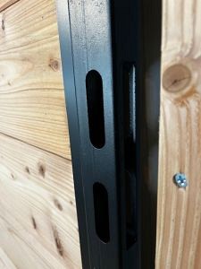 Poortdeur Douglas Dicht 99x190 cm, Blokhutprofiel Horizontaal, zwart frame incl. cil. slot.